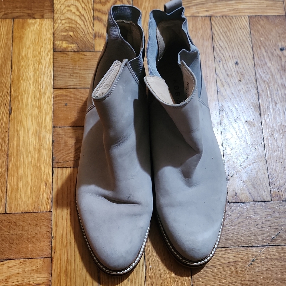 Kelsi Dagger Women Light Gray Chelsea Boots